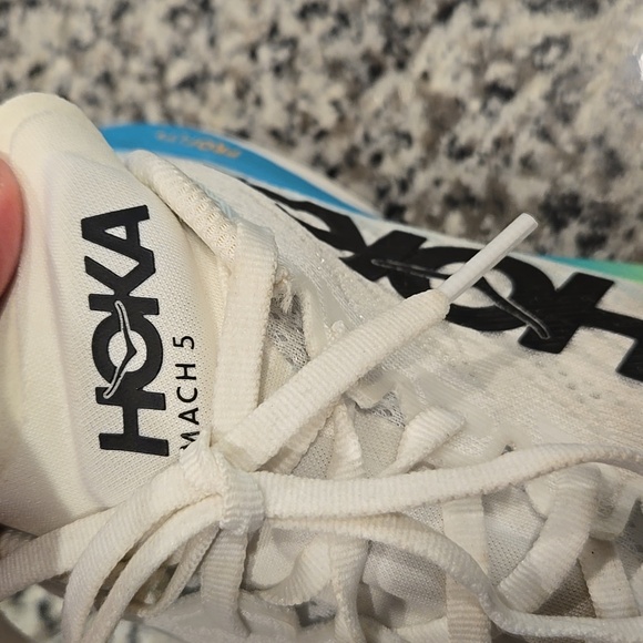 HOKA ONE ONE. MACH 5. WHITE AND BLUE GLASS SNEAKERS. SIZE 9D. - Picture 14 of 16